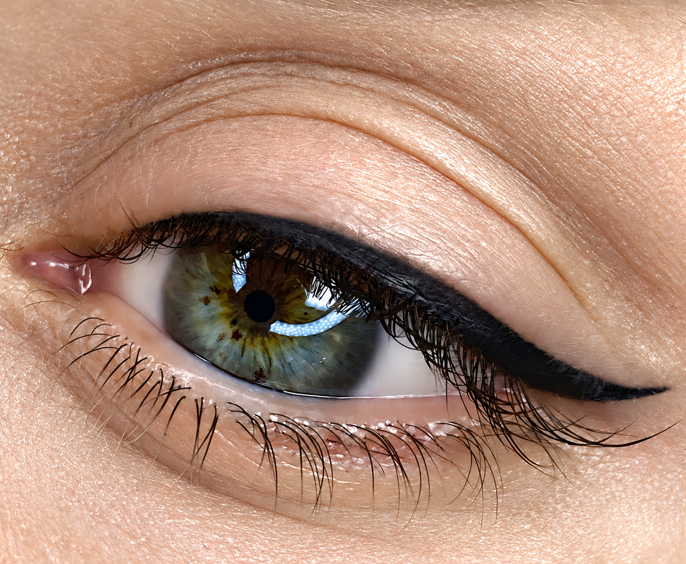 Detalle de un delineado de ojos